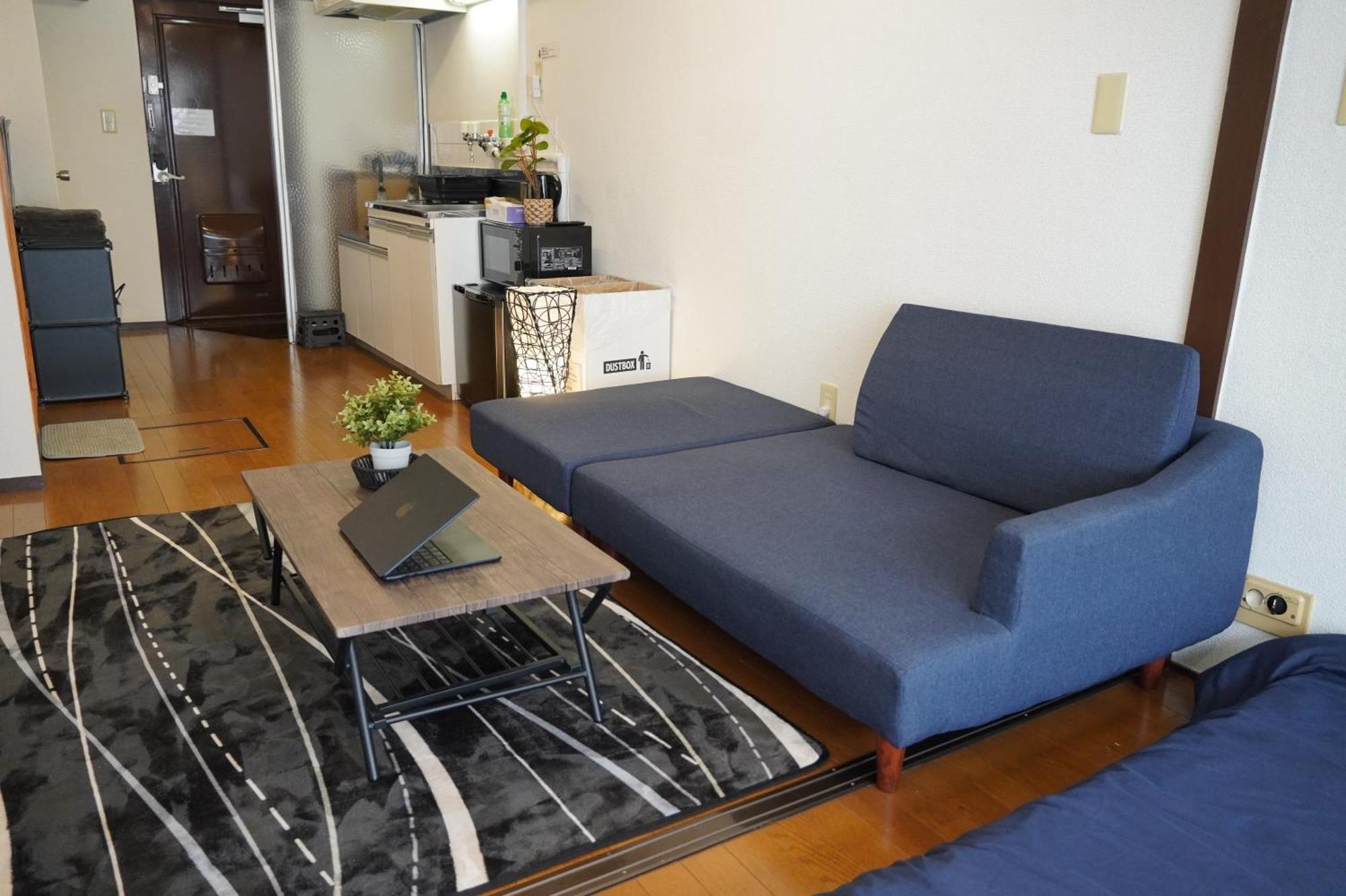 恵比寿駅から徒歩1分 渋谷3分 新宿10分 30m2でゆったり 最高の立地 403号室 Apartment Tokyo